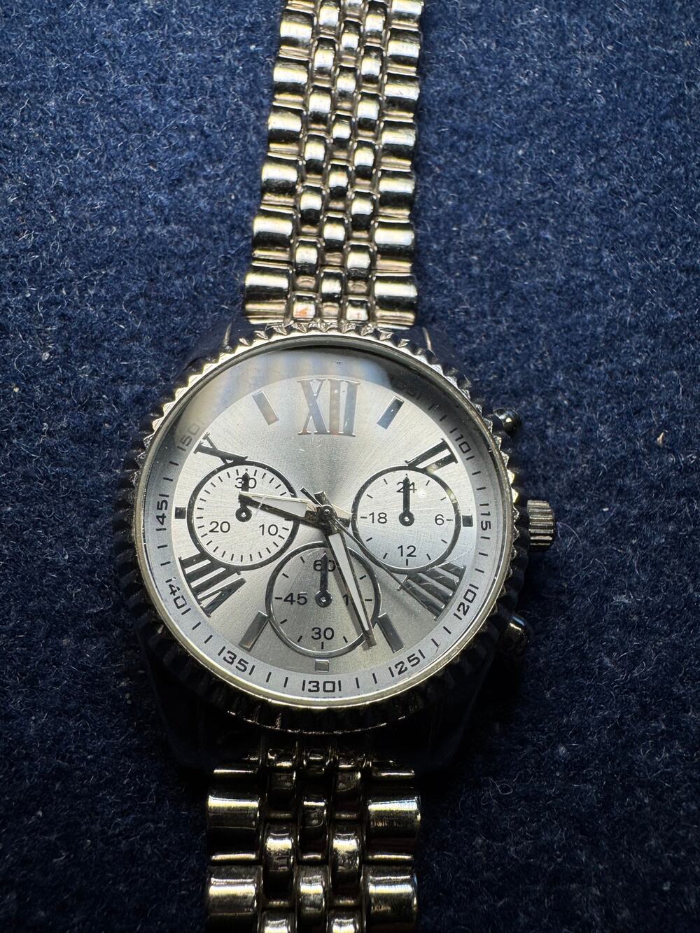Accutime Watch Corp WM042615 1115 (needs battery)